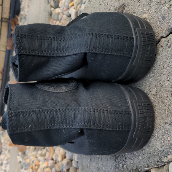 Converse Tennis Shoes 10.5 - Picture 3 of 8